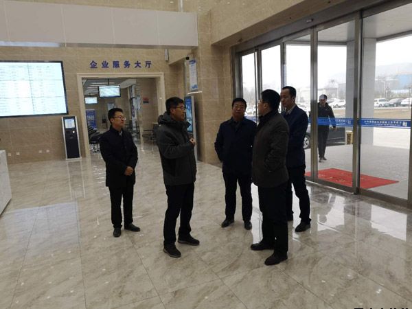 國(guó)開行甘肅省分行相關(guān)業(yè)務(wù)處室領(lǐng)導(dǎo)一行調(diào)研泓源公司項(xiàng)目建設(shè)(圖3) 國(guó)開行甘肅省分行相關(guān)業(yè)務(wù)處室領(lǐng)導(dǎo)一行調(diào)研泓源公司項(xiàng)目建設(shè)(圖3)