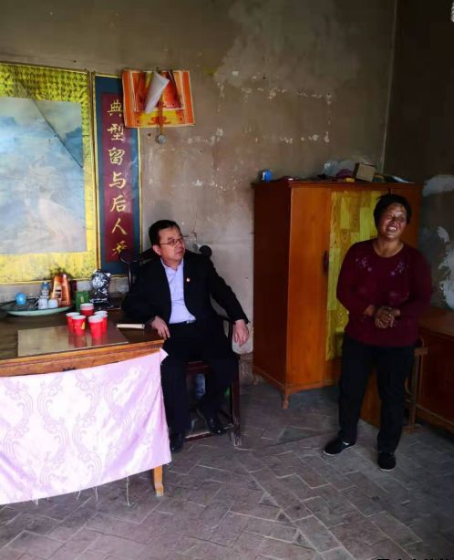 平?jīng)鲢垂鹃_展“踐行初心使命，助推脫貧攻堅(jiān)”主題黨日活動(dòng)(圖2)