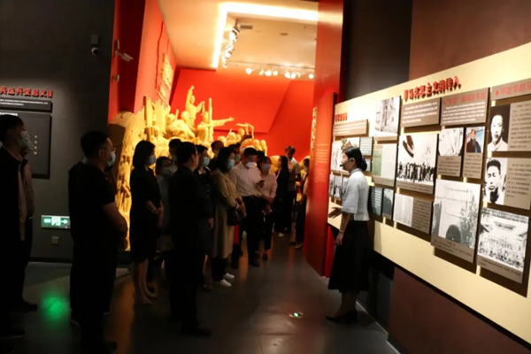 平?jīng)鲢垂军h委組織各支部開(kāi)展“重溫歷史、砥礪前行”(圖2)