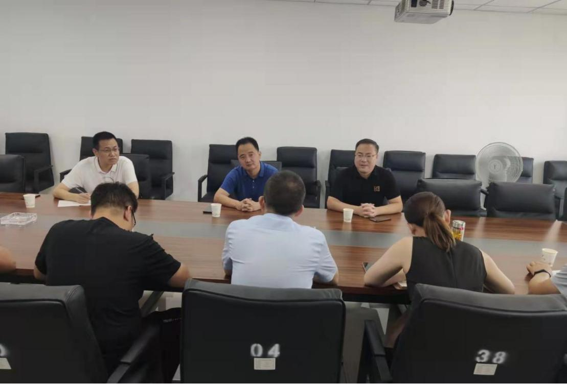 陜西水環(huán)境工程勘測設(shè)計研究院來涇東設(shè)計公司考察交流(圖2) 陜西水環(huán)境工程勘測設(shè)計研究院來涇東設(shè)計公司考察交流(圖2)