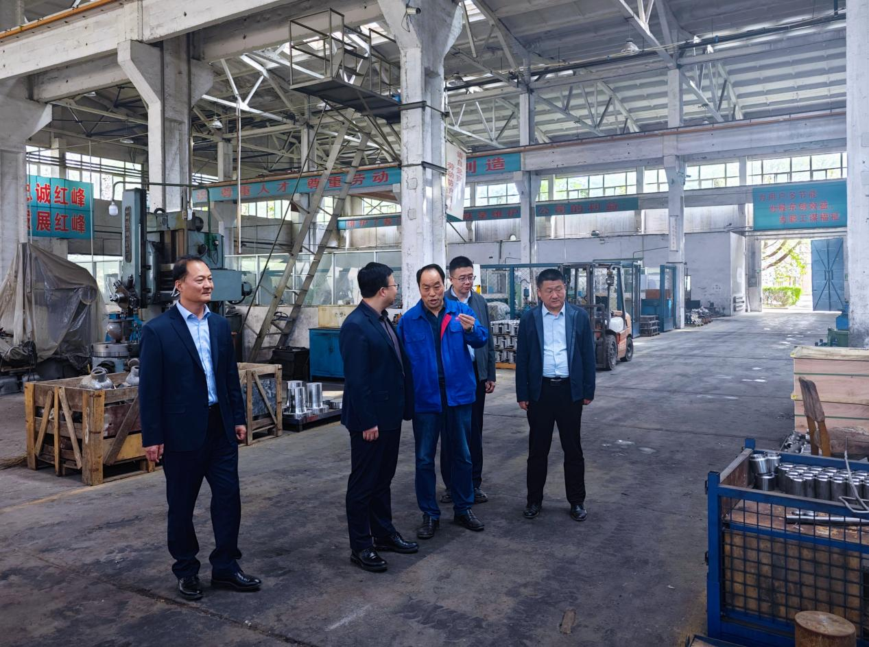 市產(chǎn)投集團(tuán)赴紅峰、虹光考察學(xué)習(xí)(圖2)